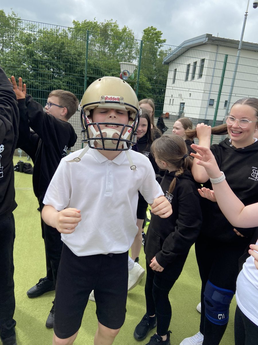 P7 loved their taster session of American Football with the <a href="/CVBlackhawks/">Clyde Valley Blackhawks</a> 😀🏈👍🏻Thank you 🤩🤩!!