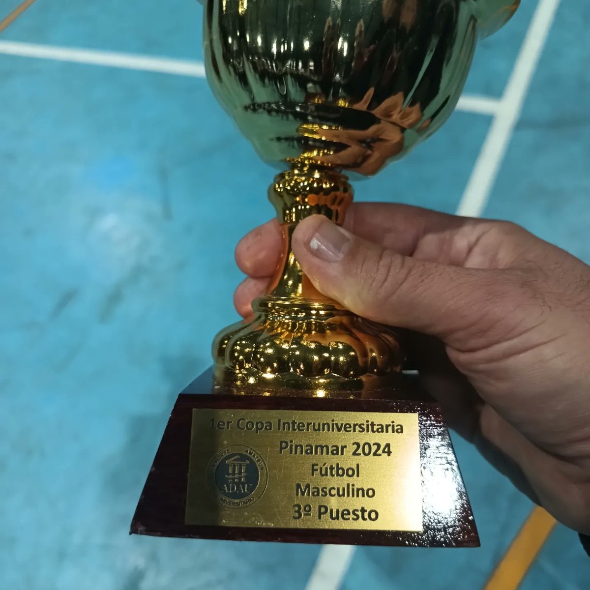 DiegoResnik's tweet photo. Tercer puesto en el Primer Torneo Interuniversitario Pinamar 2024 con la UBA Futbol. La Bordo.
#vamosuba
Esto sigue!!
Tratemos bien a la ⚽ https://t.co/4WGPg0R0i1