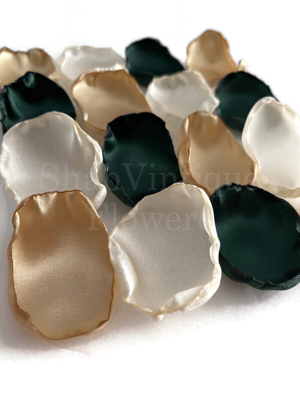 Add a romantic touch to your Country Barn Wedding with this beautiful mix of 350 flower petals in emerald, ivory, and gold. Perfect for… dlvr.it/T78Qhm #weddingcolors #bridal #weddingdecor #weddingplanner #weddingaisledecor #etsy #shabvintiqueflowers #bridetobe2024