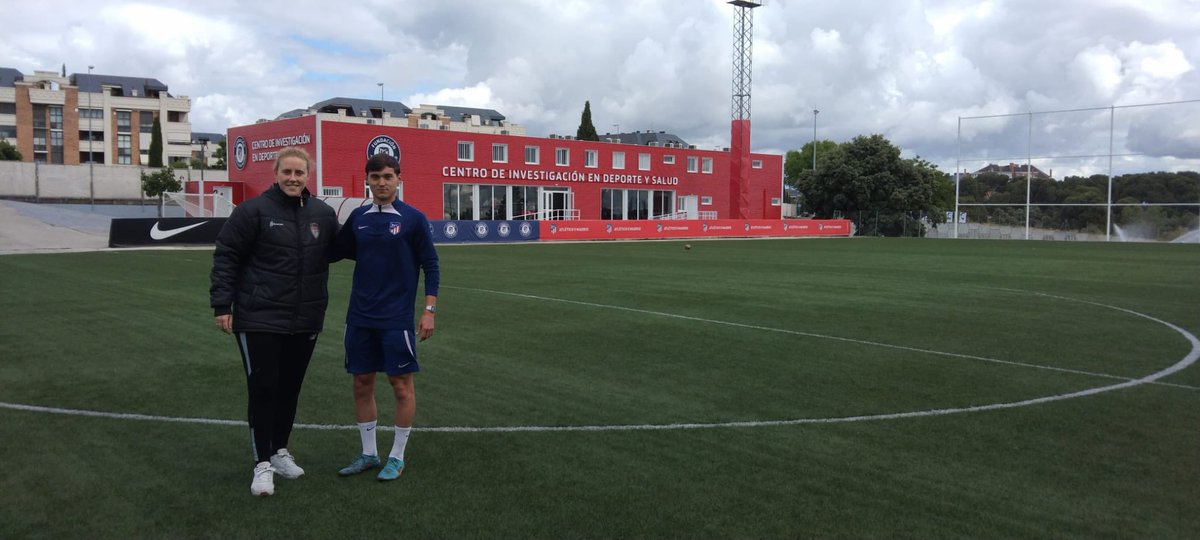 🔝@Nekane129 realizó la visita al alumno de UEFA A Jorge González, tanto en entrenamiento como en partido