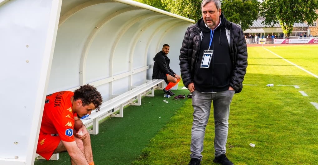 e_niort's tweet photo. #Football. National : Mikaël Hanouna annonce vouloir vendre les #ChamoisNiortais.
→ https://t.co/3mc3s6f3Jt https://t.co/Qhw6MXHY1u