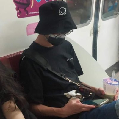 换个头像骗骗你们哈哈哈 #新头像