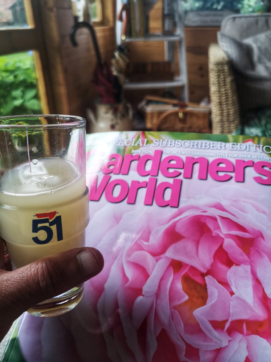 Sundowner time in the garden. Pastis and my June copy of Gardeners World. #Perfect combination ☺️ Chin Chin everyone ☀️ @MontyDon1955