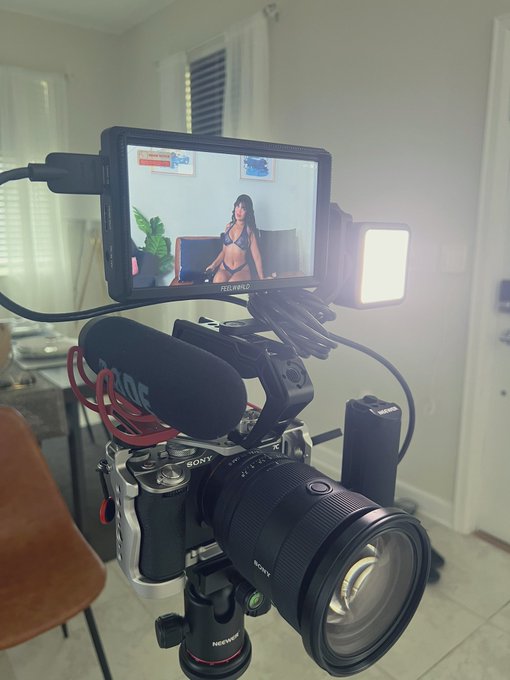 Shooting customs &amp; photosets today ! Order yours to watch me in UHD 🥰❤️ https://t.co/3qyhYaFIQf<a href="/tag/mvsales"class="tags"><span>#mvsales</span></a>