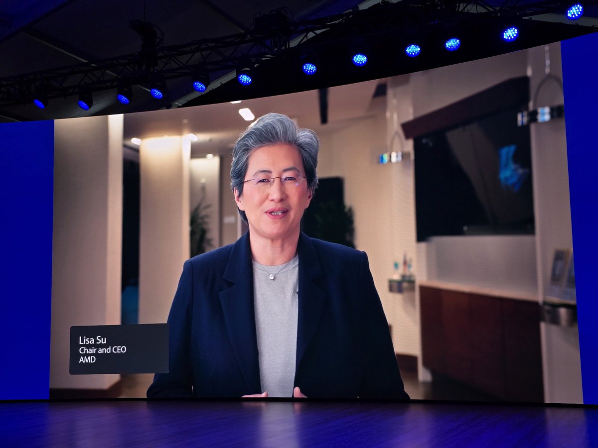 We're so back, @AMD, @Intel and @Qualcomm all have videos on stage at the @Microsoft event. #MicrosoftEvent