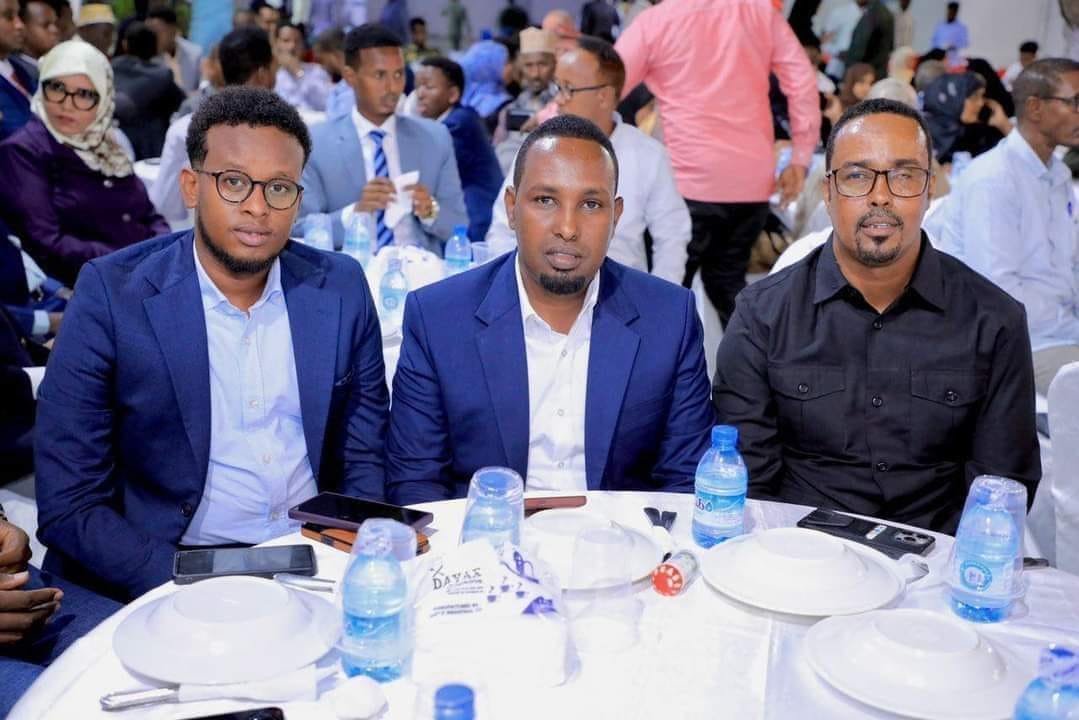 Mogadishu, the bustling capital of Somalia, is set to expand as President Hassan Sheikh issues a decree recognizing three new districts. Gubadley, Darusalam, and Garasbaley, will be annexed into Mogadishu, bringing the total number of districts to 20. shabellemedia.com/mogadishu-expa…