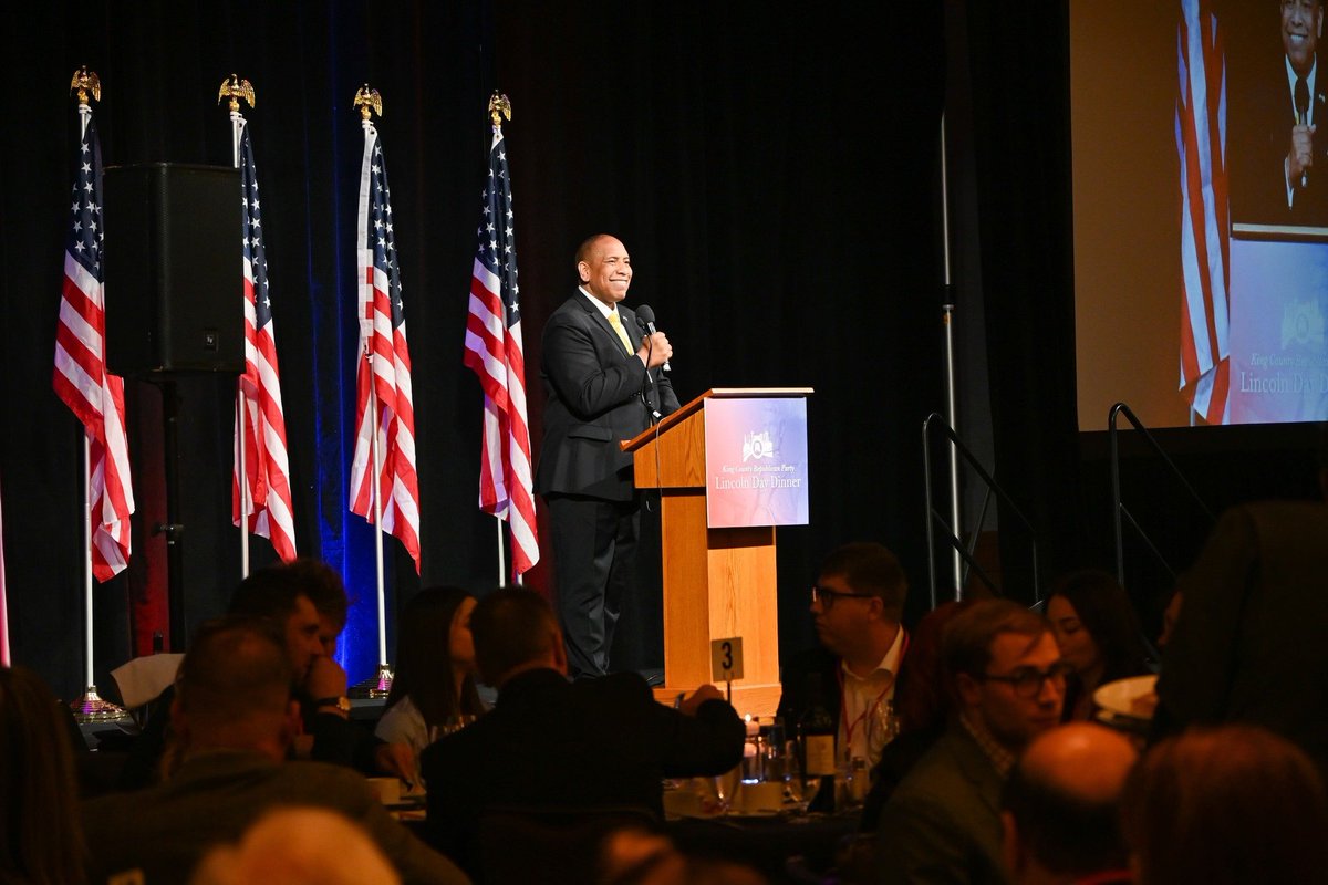 CommonSenseSemi's tweet image. Thank you, King County Republican Party, for the very warm welcome at this year's Lincoln Day Dinner.
King County is ready for common sense leadership in Olympia!
#BirdForGovernor #UnitedWeStand #LetsMakeHistory #WeThePeople #GiveOlympiaTheBird #AmericaFirst #kingcounty