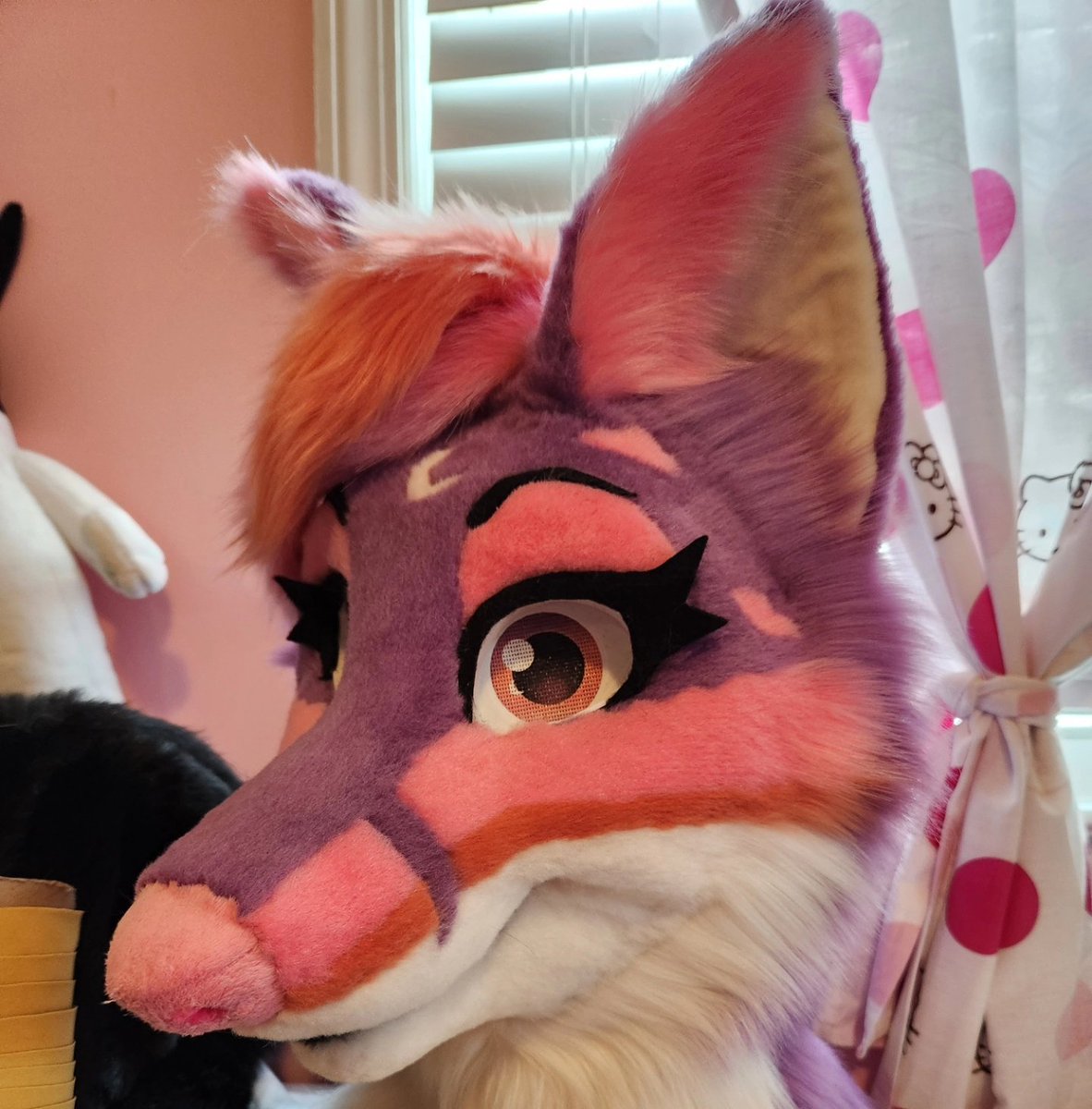 Getting this girlie a home would be a huge help rn! ✨️

Shwitfurcreations.com/shop