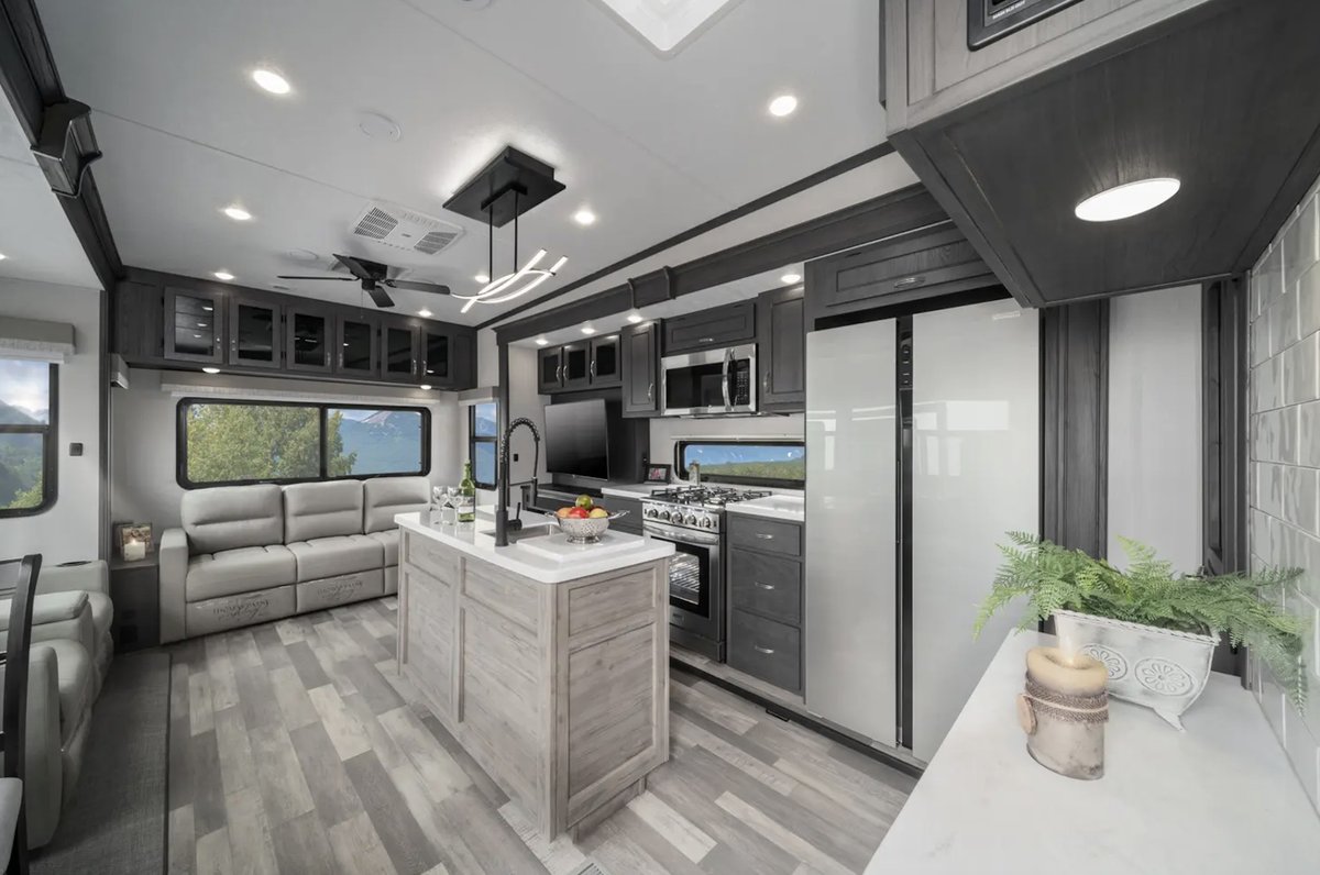 WEnRVcom's tweet photo. Your Guide to Choosing the Perfect Coachmen RV for Unforgettable Vacations!

Find the perfect Coachmen RV 👉 https://t.co/PU87PjxzD0
-
-
-
#rv #rvlife #roadtrip #motorhome #rvcountry #rvliving #camping #outdoors #coachmen #wenrv #travel #rvlifestyle #luxuryrv #rvdealership #newrv https://t.co/hMNm8rLoTV