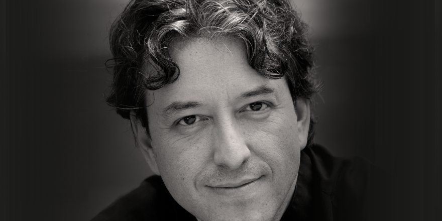 OCBA_MX's tweet photo. Como #DirectorHuésped del #Programa13 nos acompaña @jose_arean_dir, quien además de dirigir ópera, música sinfónica y de cámara, también se ha dedicado a la difusión y educación musical en México, promoviendo talentos jóvenes.
📅Mayo 23, 20 h
📍#SalaPonce, @PalacioOficial https://t.co/MM6mc0Otqc
