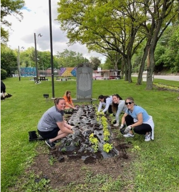 Equitrans Midstream (@equitransmid) on Twitter photo For the past five years, Equitrans Midstream has proudly partnered with the <a href="/WaterLandLife/">WesternPAConservancy</a> for the planting of its Dormont Garden along Banksville Road. Thank you to our team of volunteers who dug in this spring to spruce up one of the primary routes into downtown Pittsburgh! For the past five years, Equitrans Midstream has proudly partnered with the <a href="/WaterLandLife/">WesternPAConservancy</a> for the planting of its Dormont Garden along Banksville Road. Thank you to our team of volunteers who dug in this spring to spruce up one of the primary routes into downtown Pittsburgh!