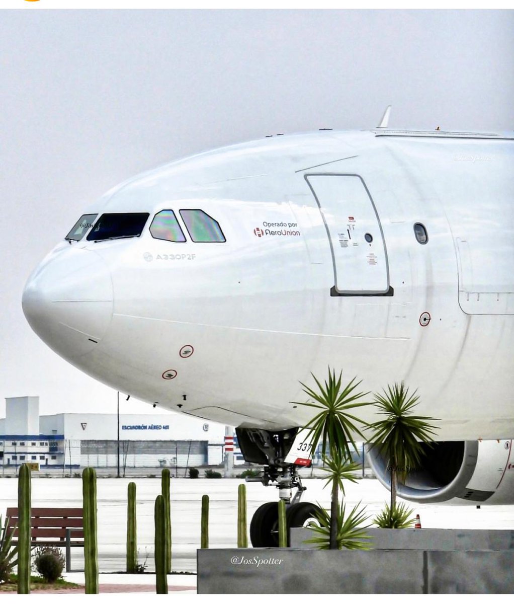 La linea de carga #Aerounion (y mi ex empresa) recibió su primer A330, con ello incrementará su capacidad de carga. Felicidades! 
Foto del buen JosSpotter