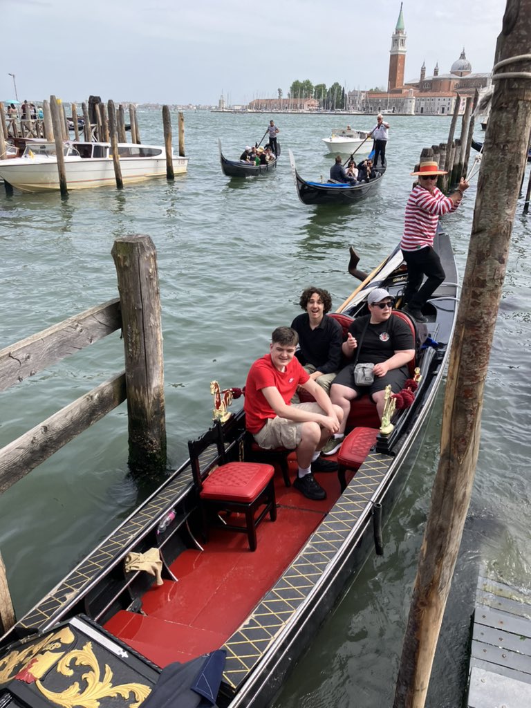 CymoeddC's tweet photo. Day 13
Tourists in Venice @ColegyCymoedd @CymoeddC @TaithWales https://t.co/CxhzNFZmZb