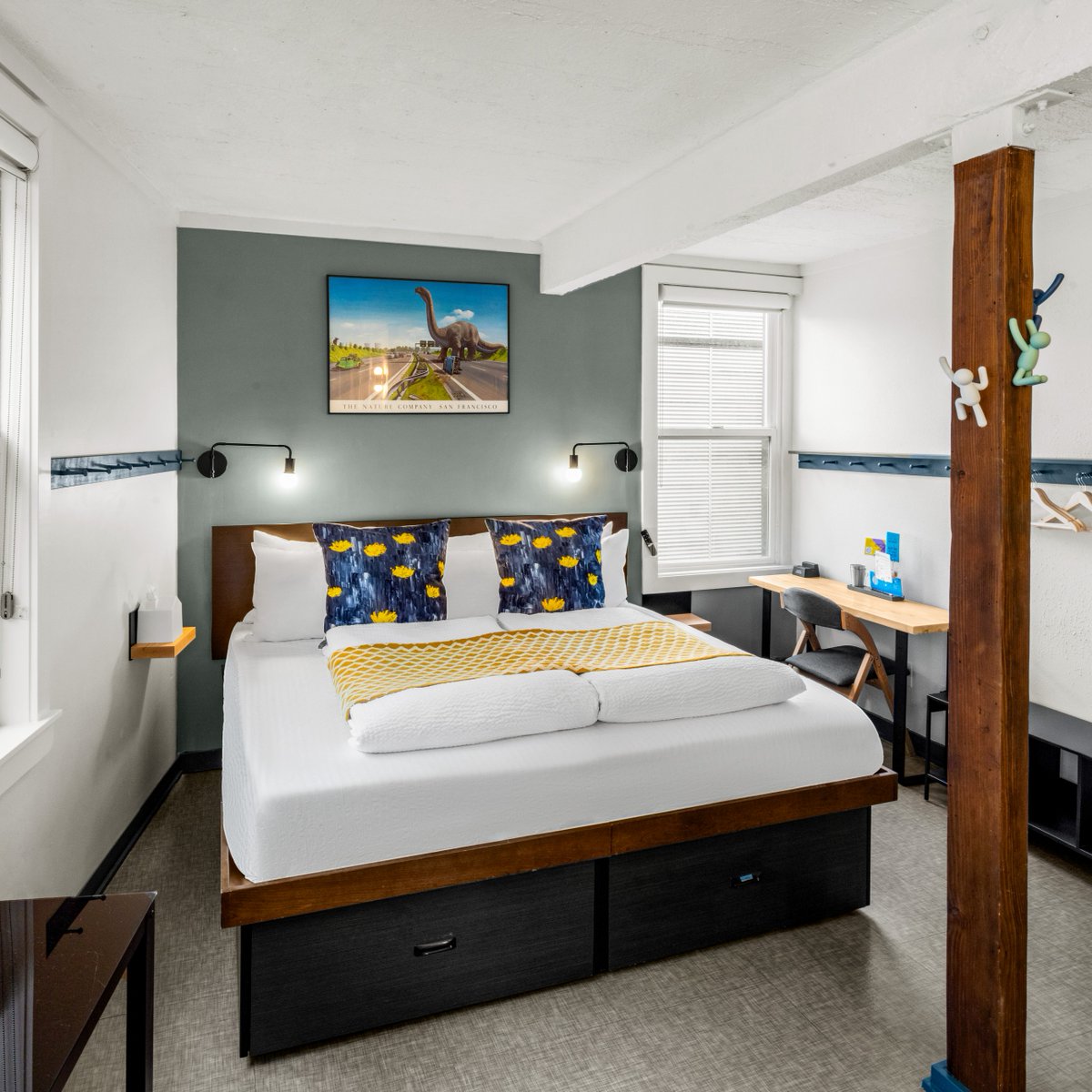 silverbowinn's tweet photo. Ready for Memorial Day Weekend? We got the ingredients for a perfect getaway right here. Just imagine sinking into this warm and plushy bed... You deserve it! Your dream vacation is just one click away: https://t.co/bVqzrwG211

#juneau #juneaualaska #visitjuneau #traveljuneau https://t.co/pvAaEZbFxn