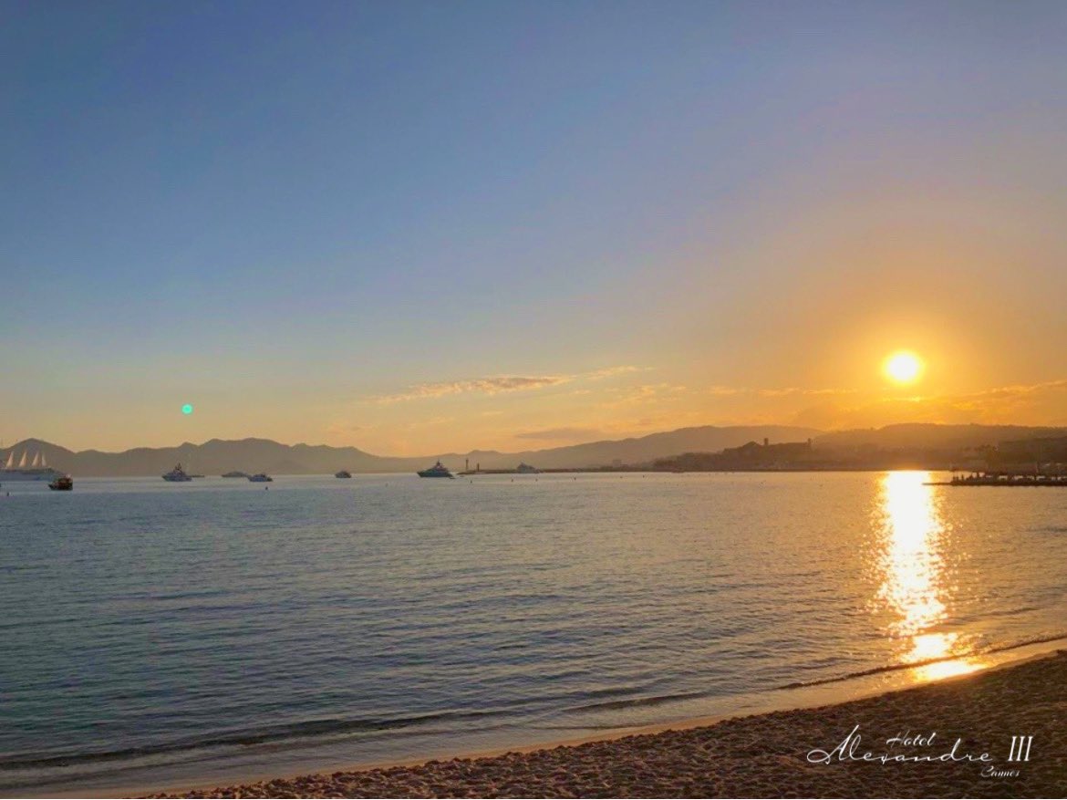 Gorgeous. 

#gorgeous #gorgeoussky #gorgeoussunset #cotedazurfrance #cannes #cannes2024 #cannesfilmfestival #festivaldecannes #cannessoleil #bienvenueacannes #rendezvousacannes