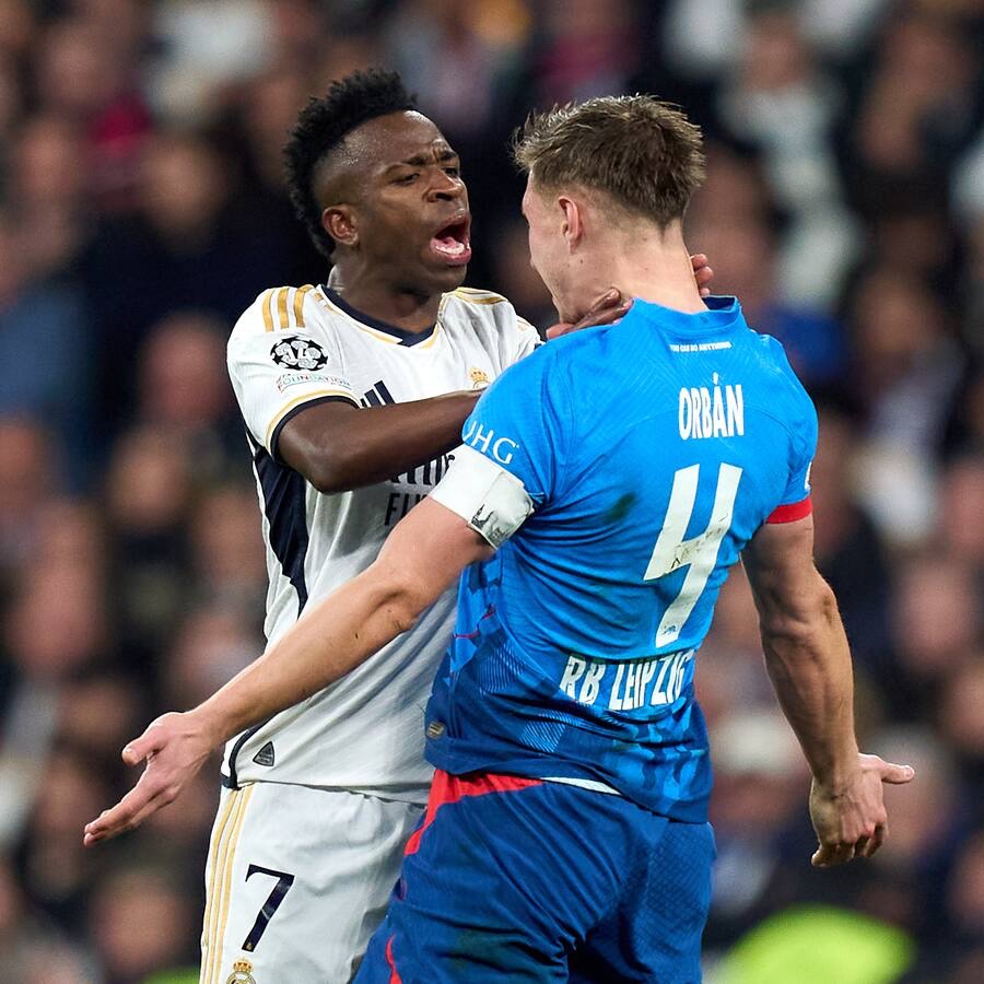 THREAD : 

Toutes les fois où Vinicius JR a oublié sa propre phrase : « Je veux seulement jouer au football 🥲 »
