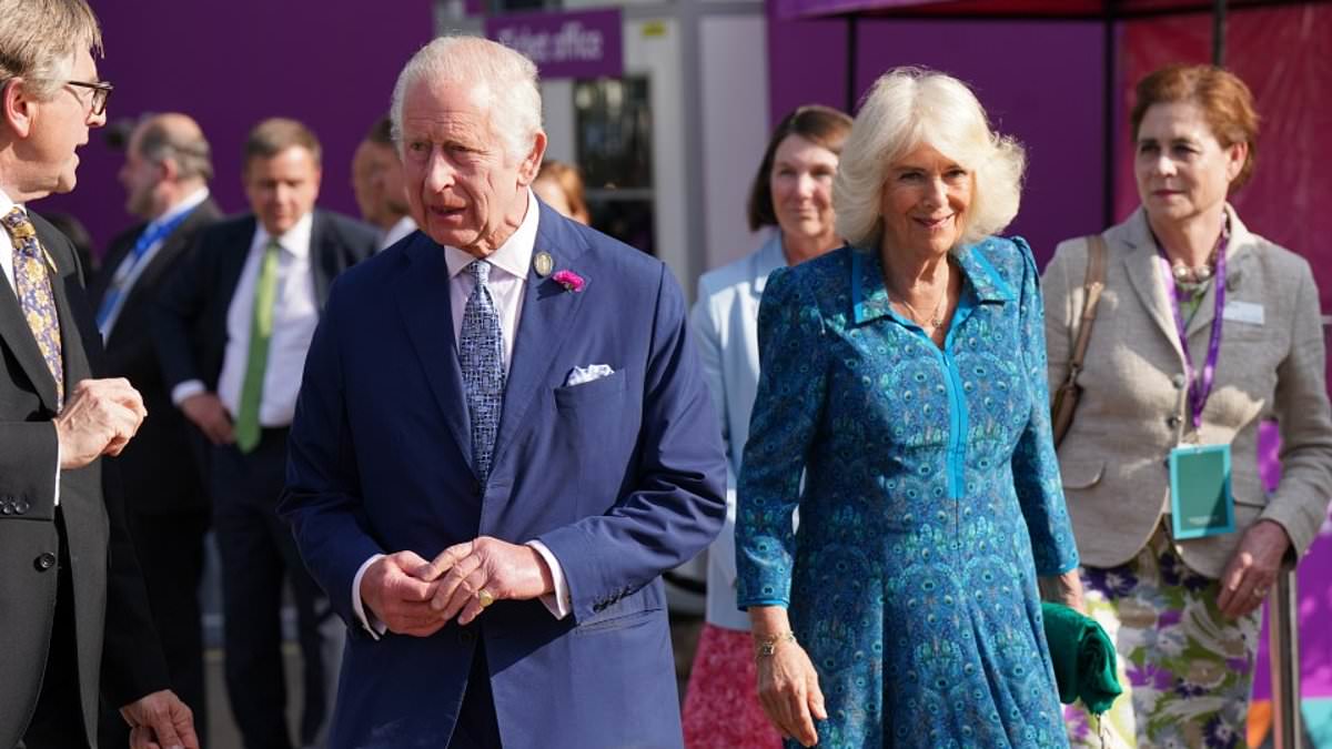 DailyMail's tweet photo. King Charles and Queen Camilla attend Chelsea Flower Show as monarch continues his return to royal duties while having cancer treatment https://t.co/Ee0Ck3NreX https://t.co/SczQZdBB9J