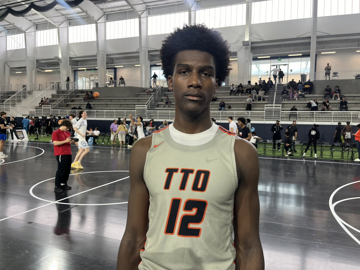 Wanted to spotlight a prospect who has cemented a 📈 on my personal board for 2026: Carter Meadows Every winning team needs a frontcourt prospect that brings his hard hat & impacts the game beyond the box score. Meadows has been a prime example for @TTOBasketball 16s. Still