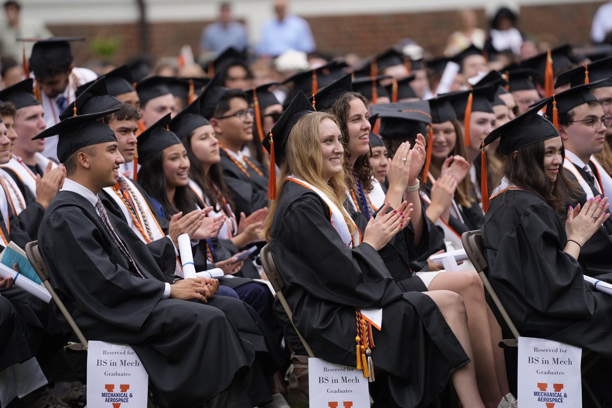 UVAEngineers's tweet photo. Congrats to our mechanical and aerospace engineering grads!
Photos by Sanjay Suchak
#uvagrad #uva24 @uvamae https://t.co/j3LlCUItab