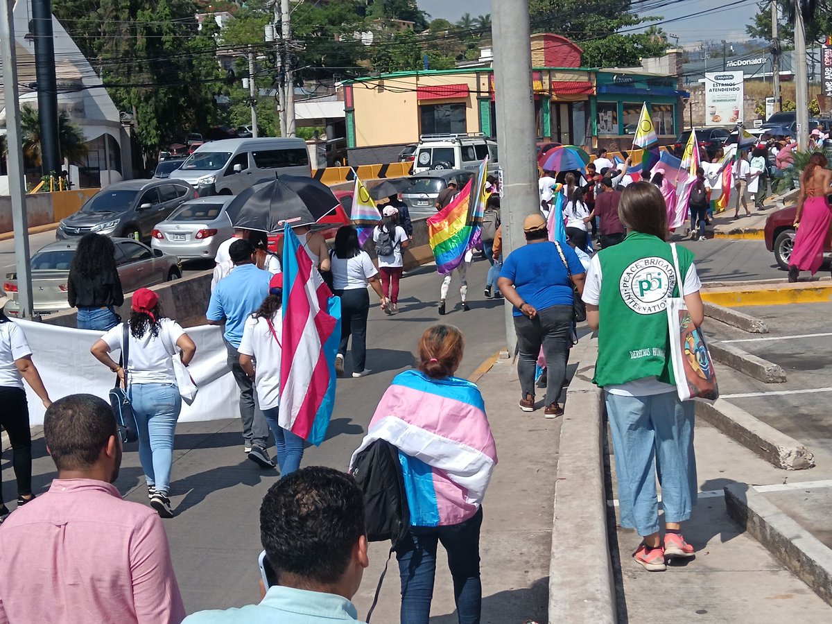 🏳️‍⚧️ El viernes pasado acompañamos la marcha LGTBI+ en el marco del Día Internacional contra la Homofobia, la Bifobia, la Interfobia y la Transfobia.