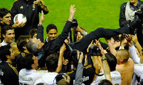 SVargasOK's tweet photo. ⚠️ Los únicos que fueron capaces de ganarle una liga a Guardiola en su carrera como entrenador:

🇪🇸 Real Madrid 2012 (Mourinho): 100 puntos.
🏴󠁧󠁢󠁥󠁮󠁧󠁿 Chelsea 2017 (Conte): 93 puntos.
🏴󠁧󠁢󠁥󠁮󠁧󠁿 Liverpool 2020 (Klopp): 99 puntos. https://t.co/Jiqishzntx