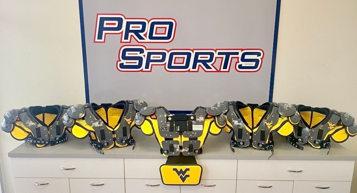 #ProSportsCustoms are heading to @WVUfootball!🌟

A big thanks to Chris Pugliese (@Schutt_Pugliese) at @schuttsports for making it happen for the #Mountaineers!

@WVUSports
@WestVirginiaU

#KnowTheLogo #MadeInTheUSA #CollegeFootball #FootballSeason #Shoulderpads #HailWV