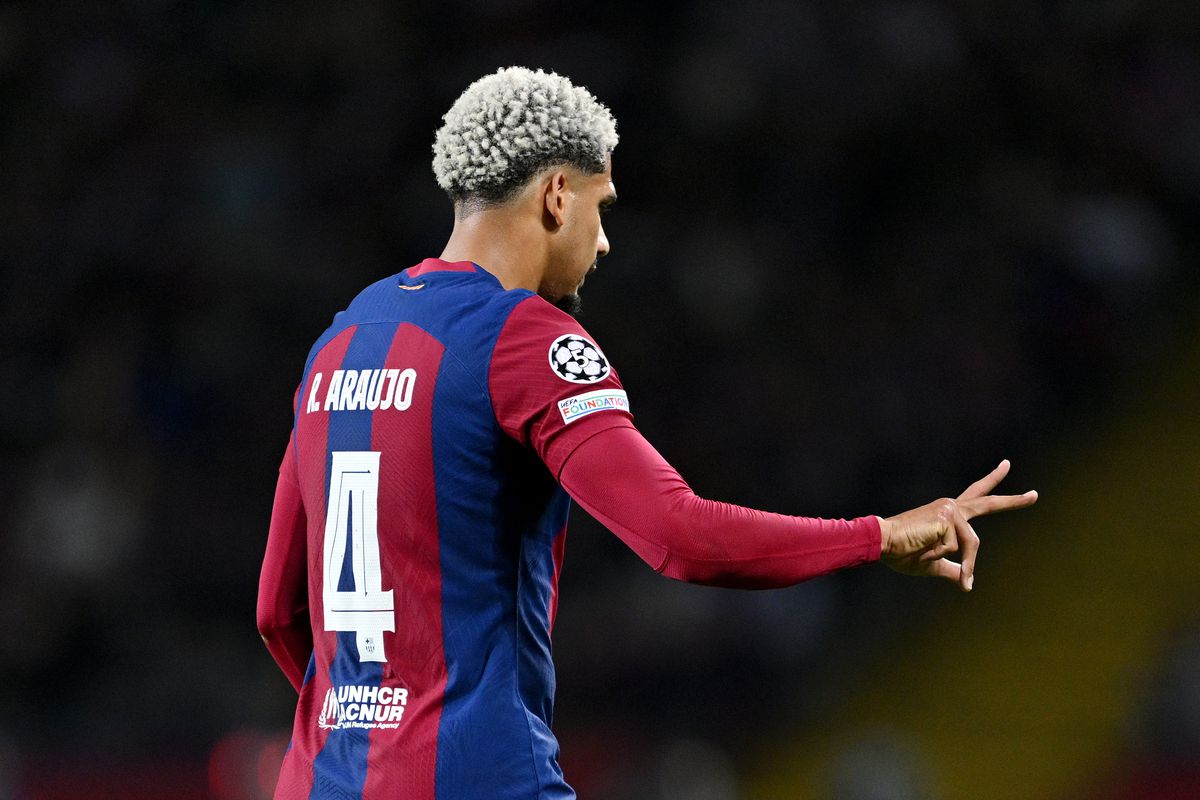 footballespana_'s tweet photo. 🚨#AVFC will pursue Ronald Araujo this summer.

#FCBarcelona (Sport) More details below👇 https://t.co/N81TXhwduY