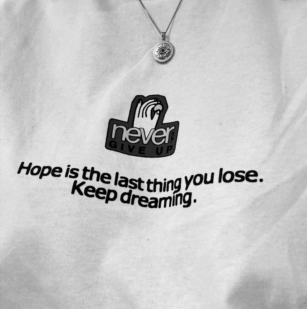 Sevgilim yhaa gözünü de benden alamıyorsun😊