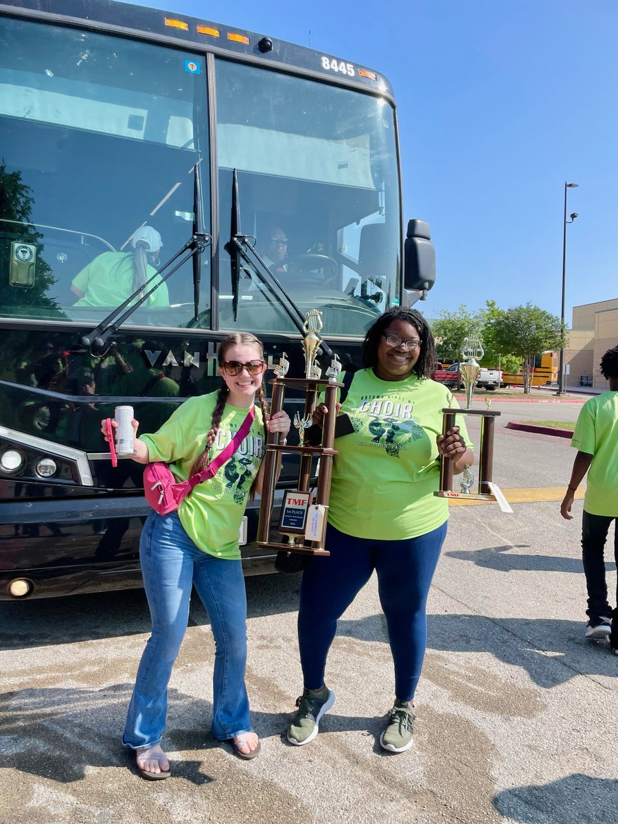 ARMSChoir's tweet photo. San Antonio was a blast! We came away with a Superior score trophy and the 1st place Trophy in our division!  Fiesta Texas was hot, but the Rollercoasters were so much fun! Until next year...✌🏾 https://t.co/XnQkakF9U7