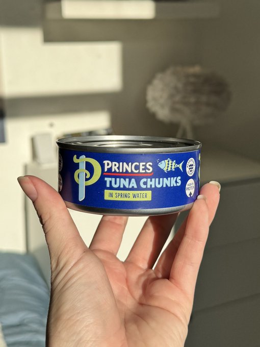 1 pic. HELP I’m home alone in Scotland and I’ve just pulled out a can of tuna to make my tuna bake dinner