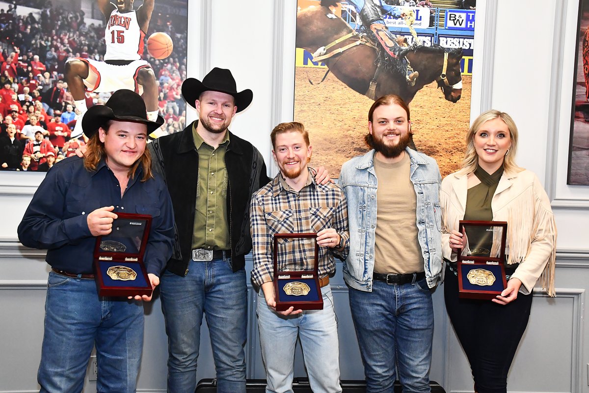 We had quite a few artist on Canadian Night! 🇨🇦 Lynnae Meyers, @OldHickoryMusic and @jakeworthington gathered to show off their custom NFR buckles. #NFRartists #NationalAnthem #OpeningAct #BehindTheScenes