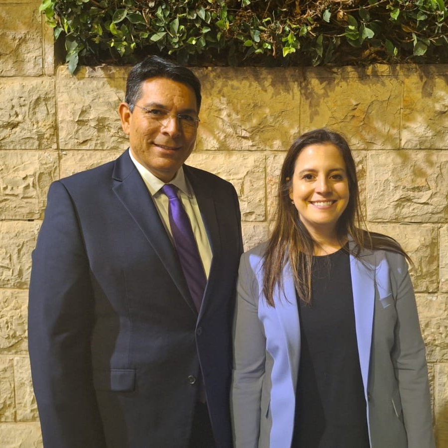 It was a pleasure meeting Congresswoman @EliseStefanik in Jerusalem today. A true friend of Israel and the Jewish people, she is renowned for her courageous stance against antisemitism, most recently on the issue of antisemitism on U.S. campuses, confronting university