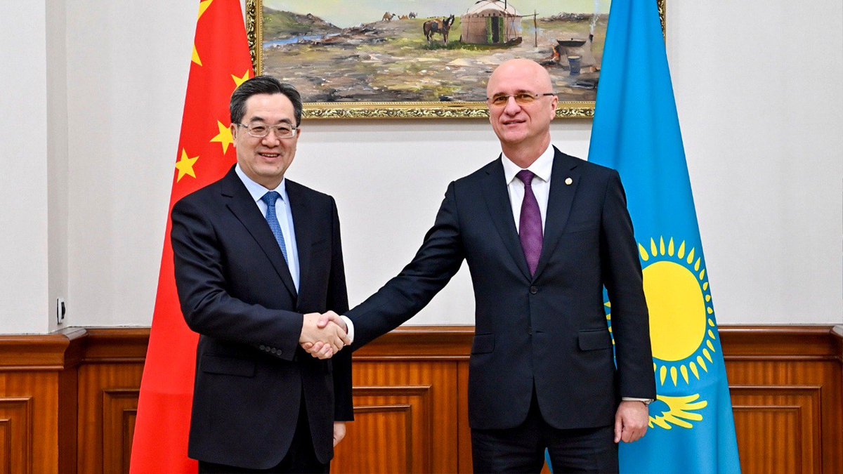 Çin, Orta Asya bölgesinde Rusya'nın yerini almaya hazırlanıyor Tokayev Çin DK Başbakan Yardımcısı Ding Xuexiang'ı Astana'da kabul etti Xuexiang 'İlişkilerimiz kapsamlı bir stratejik ortaklık düzeyine ulaştı' Tokayev “Çin'i çok önemli bir stratejik ortak olarak görüyoruz”