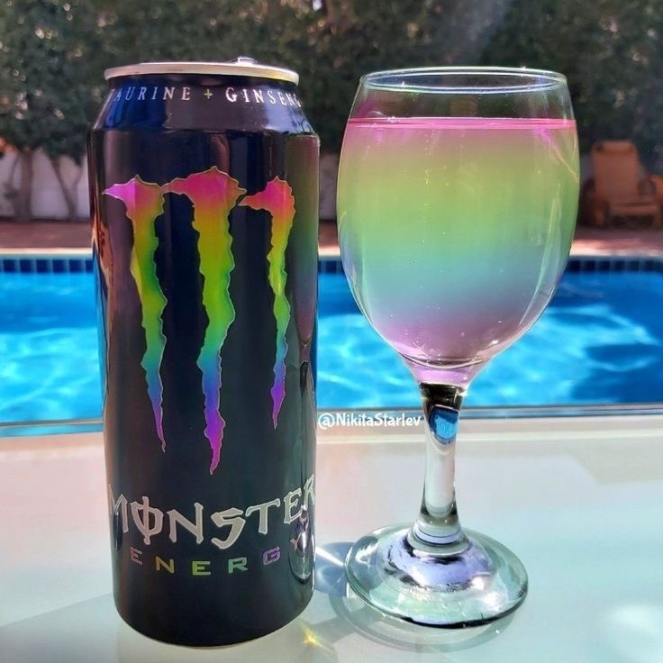 vaqu333's tweet photo. por fin han sacado el monster sabor charco de gasolinera 😍😍😍 https://t.co/ERcN4YokHN