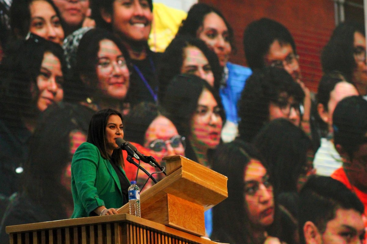 UaaLocus's tweet photo. Conferencia de Olimpia Coral Melo Ruiz: Comunicación, Derechos Digitales y Cultura de Paz

El pasado viernes 17 de mayo, la activista y defensora mexicana Olimpia Coral Melo Ruiz ofreció la conferencia "Comunicación, Derechos Digitales y Cultura de Paz" https://t.co/nNcruyqWA3