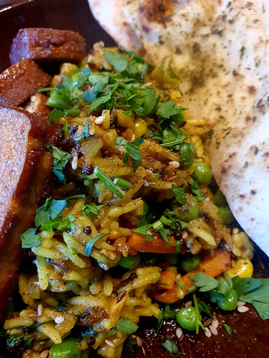 Veg biryani with smoked tofu😋 #veganfood