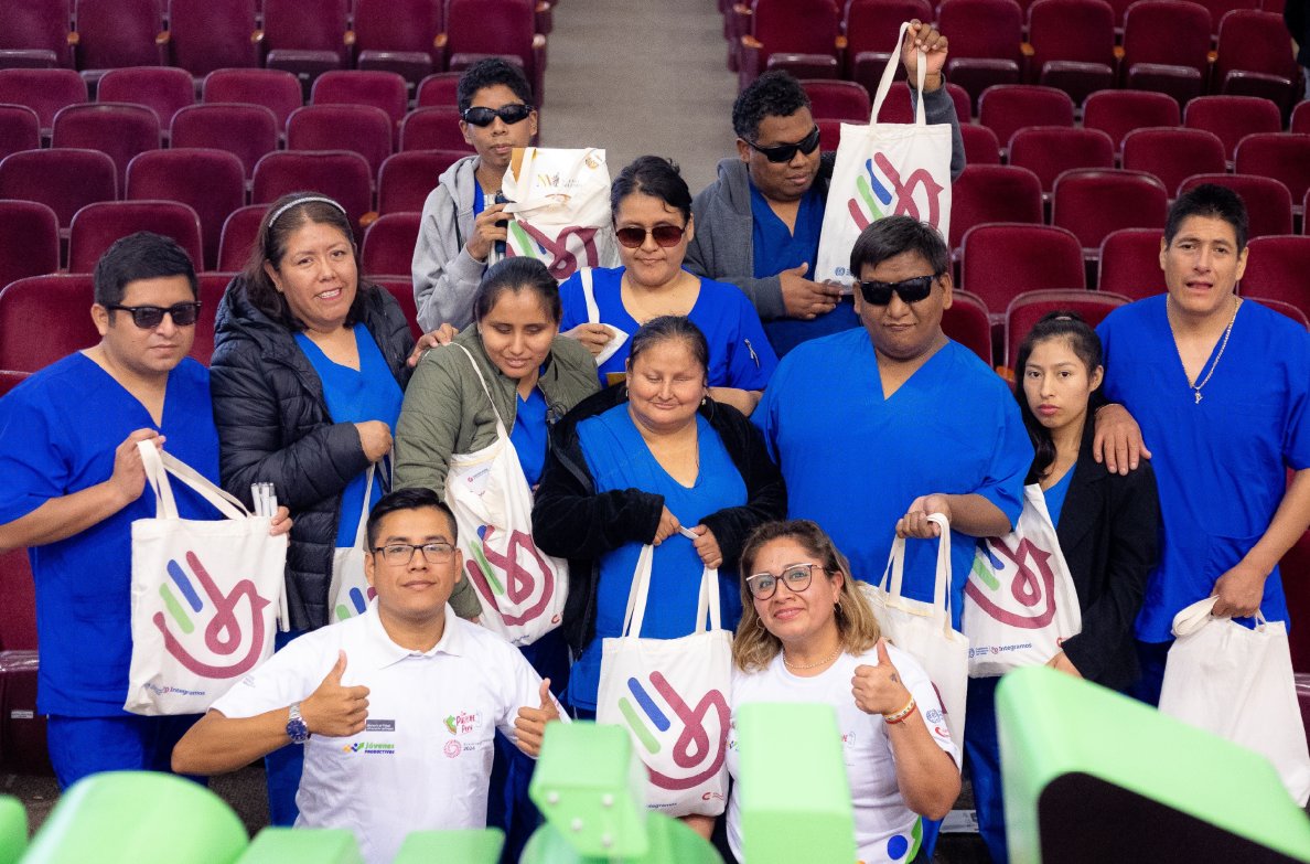 🎉|1⃣8⃣0⃣ trabajadores nacionales y migrantes certificaron sus competencias laborales en Lima 🇵🇪

¡Ellas y ellos ya emprendieron la #RutaParaLaEmpleabilidad con el Programa Nacional de Empleo #JóvenesProductivos del @MTPE_Peru, OIT y @AECIDPeru!

Juntos #Integramos💪🏽