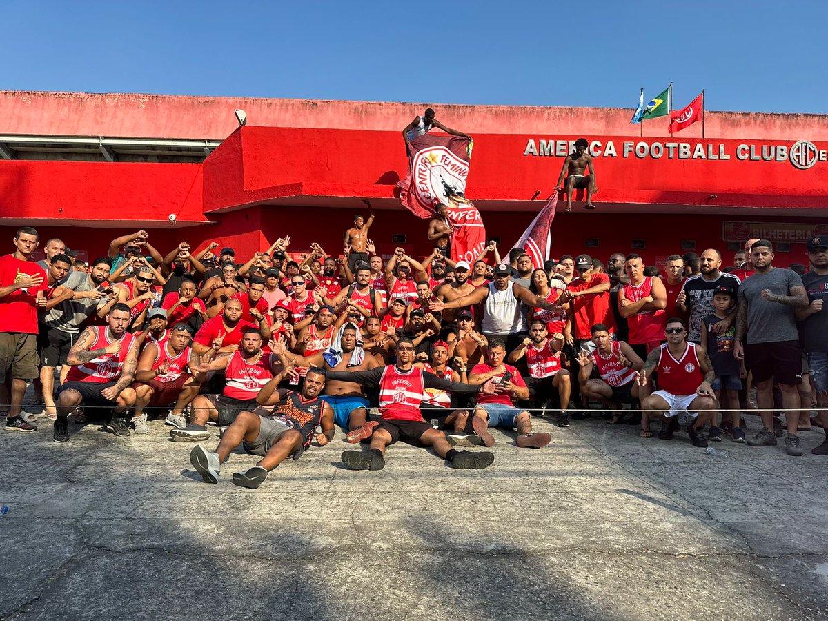 ThKokin's tweet photo. Foi coisa linda sábado...
Mecão porra...🔴⚪
#InfernoRubro
#BondeDoRomário
#AmericaFutebolClub https://t.co/b6UoMHVUjg