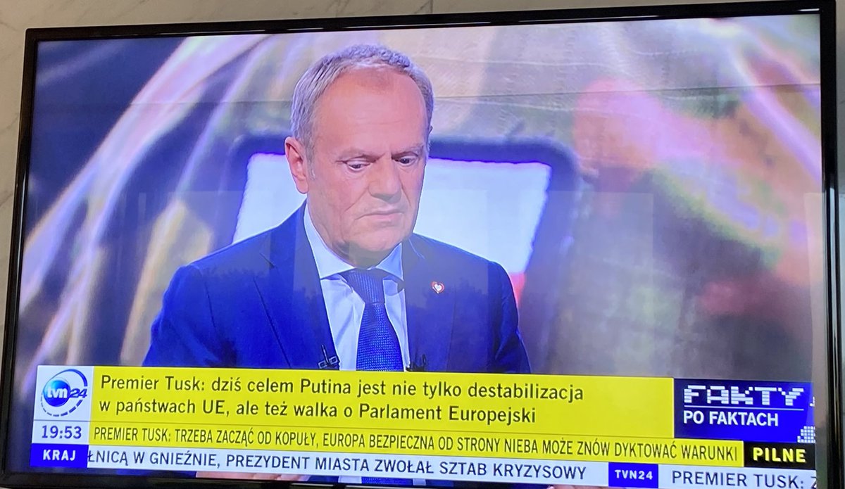 „Ja będę bił się twardo. Nie odstawię nogi. Nie będzie pieszczoch.”

Premier @donaldtusk o walce o wartości, o wolność, o demokrację liberalną. O walce z PiSem.