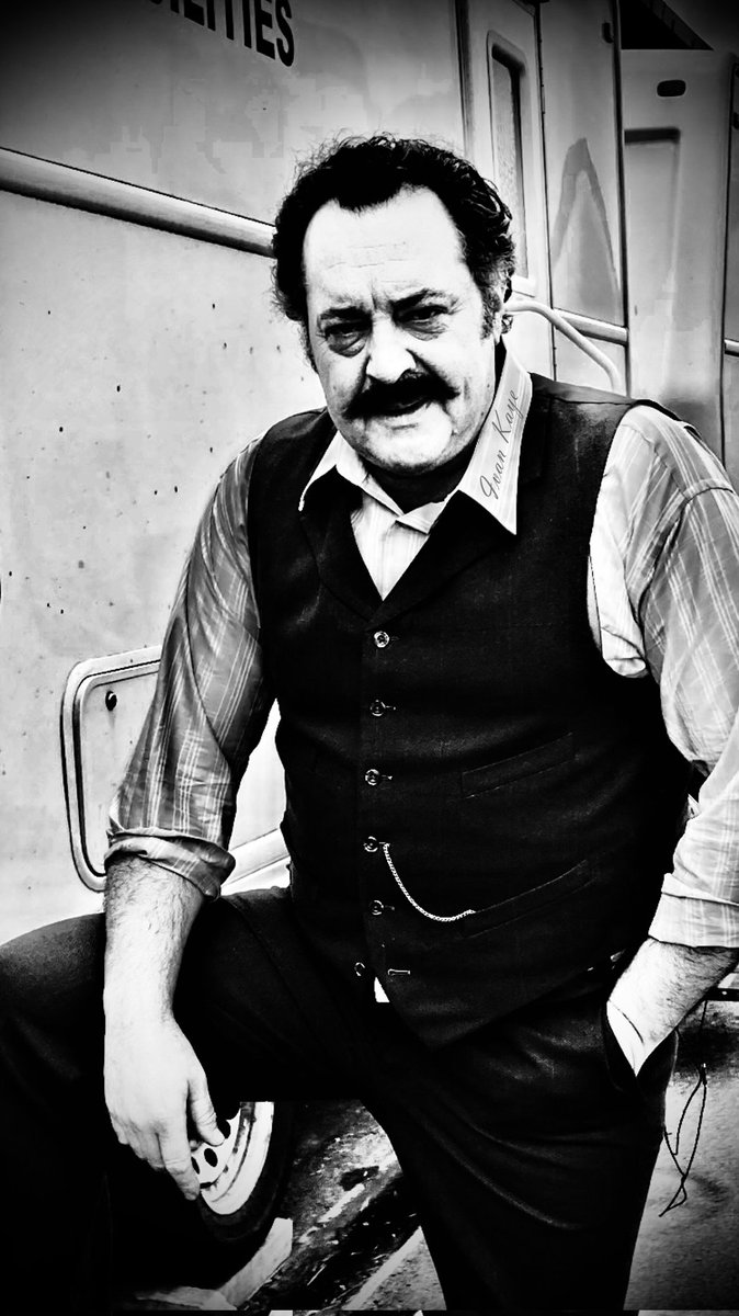 IvanKayeFans's tweet photo. Happy #MancrushMonday with Ivan as Ted Button behind the scenes of Series 1 of 'Sister Boniface Mysteries' (2022)! 👑😊
.
#IvanKaye #TedButton #SisterBonifaceMysteries #behindthescenes #butcher #father #perioddrama #mystery https://t.co/P6vh7IXFF4