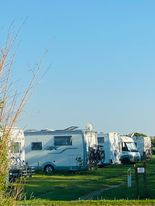 Good Evening all 😎Ahhh.. isn't it great? Finally, after lots of rain, we get lovely summer weather🌞. And it looks like the #season has started⛺️⛱️🏕️ #campingnaturiste #summerfeeling #summertime #caravanlove #campervan #motorhomes #ultratwitter #GetAwayYourWay #Travel #Monday