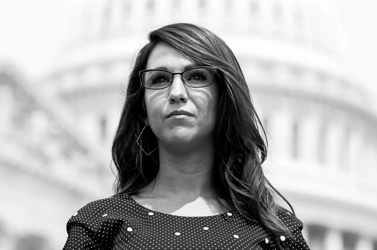 PadoraforCO's tweet photo. Lauren Boebert is not from our district. 

She’s never been from our district and she doesn’t live in our district. 

She’s a carpetbagger who ditched her constituents when things got tough. 

She’d do the same to us. https://t.co/KJVaNDbS5V