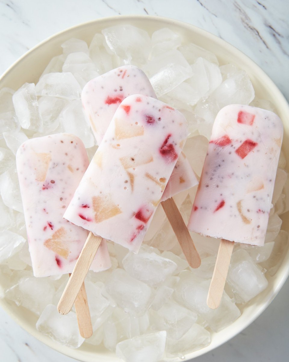 New recipe alert! Just in time for summer, these Pear &amp; Strawberry Creamsicles have only 5 ingredients, including both the pears and the juice from a can of U.S. grown canned pears. If you try them, tag us and let us know what you think! eatcannedpears.com/recipe/pear-st…