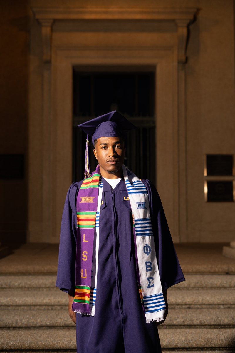 Deesickest's tweet photo. Class dismissed. Forever LSU! https://t.co/MIVPznfCJ0