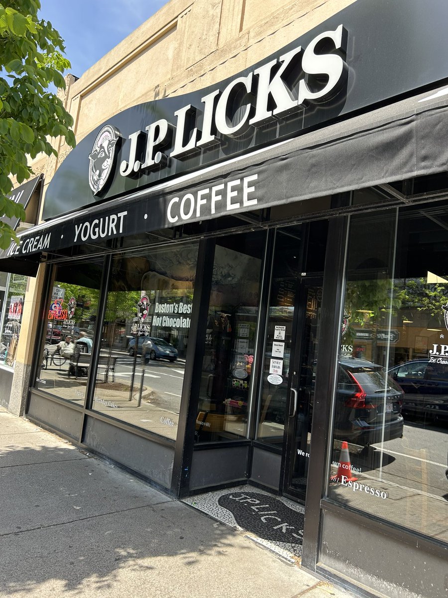 MollyRose_Good's tweet photo. Atoning for talking up another ice cream place when I was in Cincy 😇 (sorry it’s the Brookline location 😒 but still counts!)
#jplicks #jpgirl4lyfe 🤘 https://t.co/GaCyLfJomm