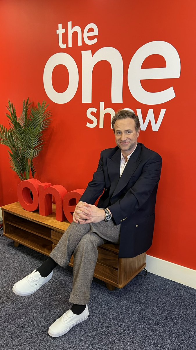 Start your week with Rafe Spall and #TheOneShow 🤩   The #Trying star will be telling all about the new series tonight 🙌   We’re live at 7pm 👉 bbc.in/44SDG1w