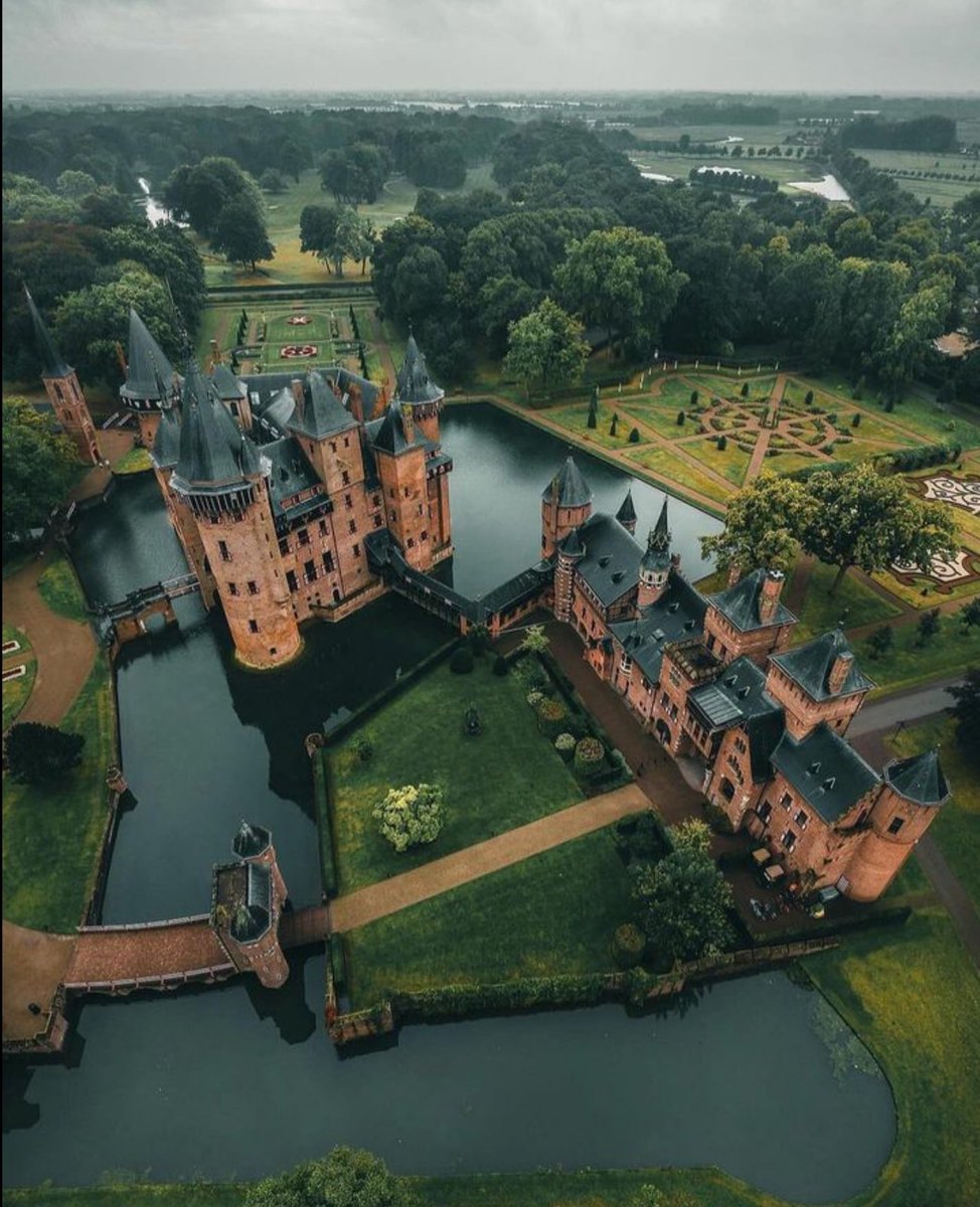 A real life fairytale.

De Haar Castle, Utrecht, Netherlands
