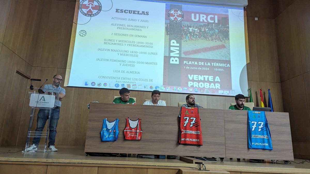 Hoy he querido estar en la presentación del <a href="/BmpUrciAlmeria/">BMP Urci Almería 🤾‍♀️🤾‍♂️🏖</a> donde se han dado a conocer los 15 equipos y a sus técnicos y técnicas que abordan un verano emocionante. 

A disfrutar del Playa!! 
<a href="/DeporteAND/">Andalucía es Deporte</a>
<a href="/FAndaluzaBM/">Federación Andaluza de Balonmano</a>
<a href="/FabmPlaya/">Andalucía Balonmano Playa</a>