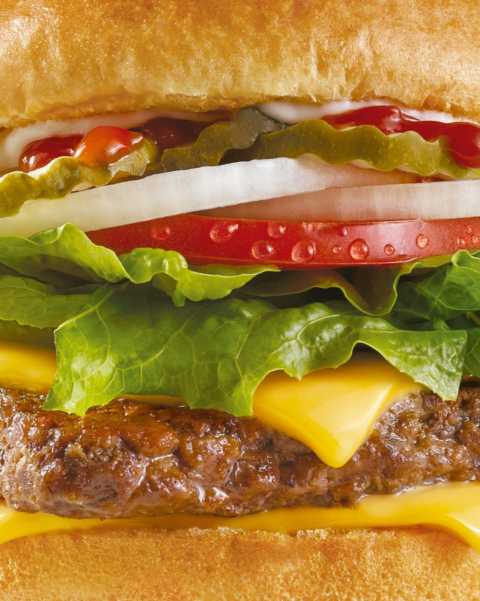Wendys_Mexico's tweet photo. ¡Así celebramos el Día de la Hamburguesa! Compra tu combo favorito y obtén gratis una Dave’s Single. 🎁🍔

*Aplican términos y condiciones. Válido en comedor.
               
#WendysXcanatun #Wendys #DiaDeLaHamburguesa #Wenday  #DavesSingle #Mérida https://t.co/g8fvOaw0lv
