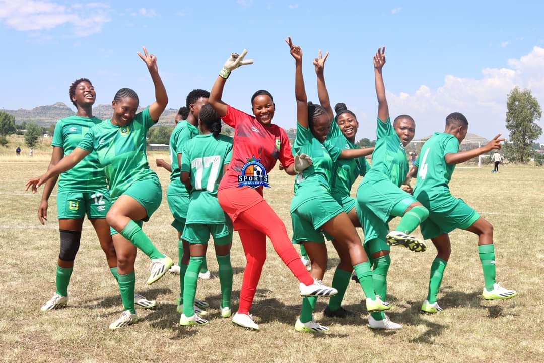 Mthibono1's tweet photo. Teams celebrated their victory with their supporters and trophies but sadly LDF Ladies who were supposed to have received their trophy raised their empty hands to the sky to celebrate...WHERE IS THE Lesotho Women's Super League Champions trophy???
#Lesotho Women's Super League https://t.co/CWwGyed1j9